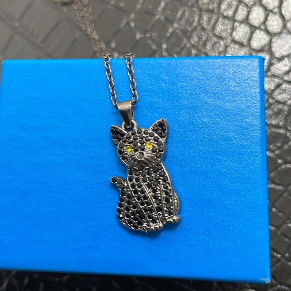 Cat Necklace with Black Stones Adorable! - Picture 2 of 3